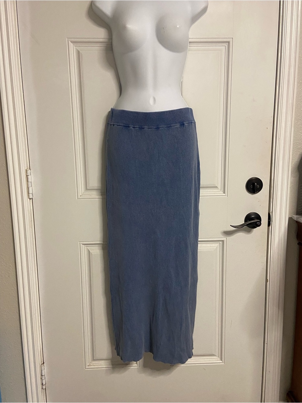 HOUSE OF HARLOW Faded Blue Ribbed Knit Maxi Skirt